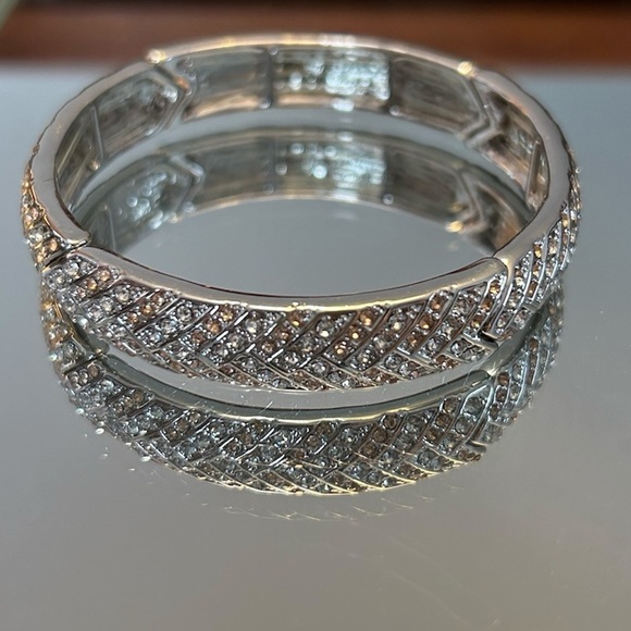 Jewelry - Silver tone rhinestone chevron hinged elastic bracelet costume jewelry retro era
